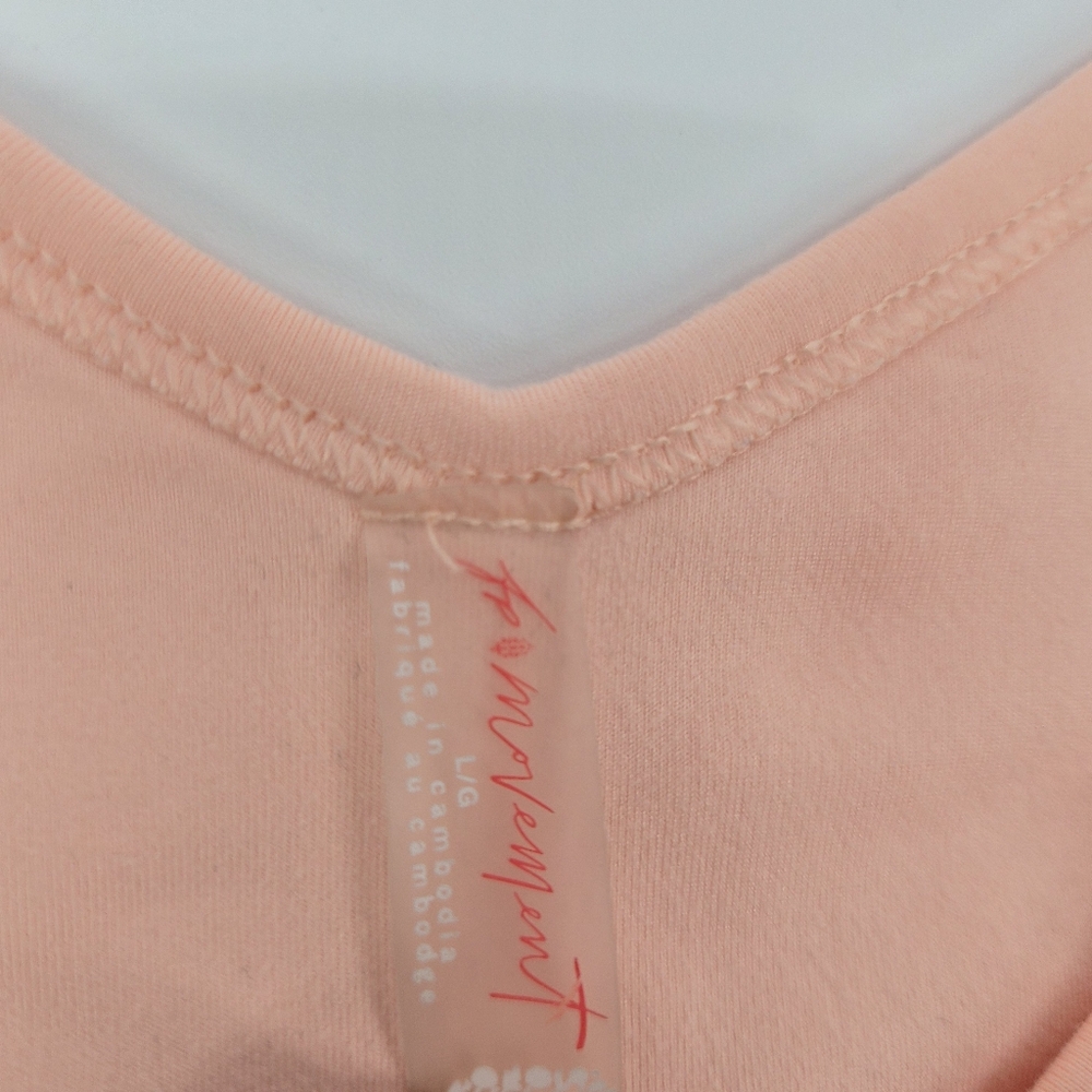 Free People FP Movement Breathe Deeper Crop Tank Top‎ Size Large Pastel Peach - Picture 6 of 7